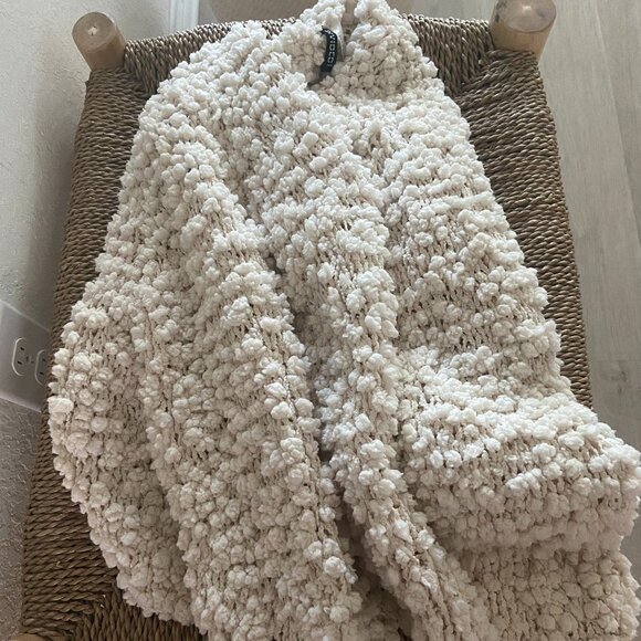 Women's H&M Ivory Cropped Knit Sweater Puffer Vest US - Large Size, Chic Jacket - Picture 6 of 9